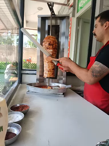 ÖMER USTA KEBAP VE DÖNER SALONU(YENİ MAHALLE, KARAPINAR) Adıyaman Merkez