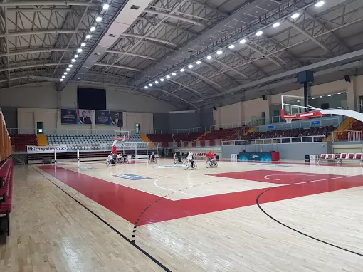 Yalova 90.Yıl Spor Salonu Yalova Merkez