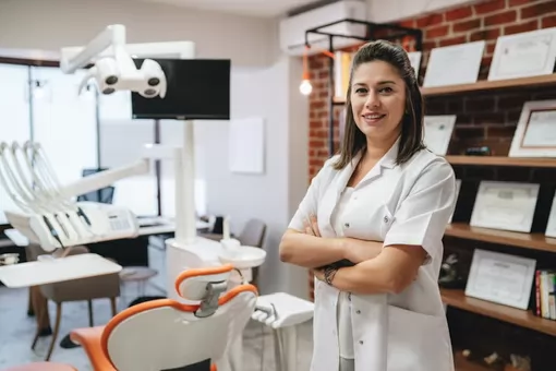 Ağız Diş ve Çene Cerrahisi Uzmanı Dr.Dt.Seda Deniz Kalkan implant zirkonyum diş Ankara Çankaya