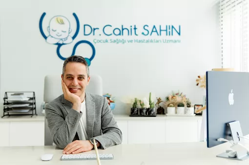 Uz. Dr. Cahit ŞAHİN , Çocuk Doktoru, Çocuk Sağlığı ve Hastalıkları Uzmanı Rize Merkez