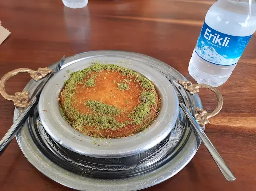 Bi dilim baklava börek Afyonkarahisar Merkez