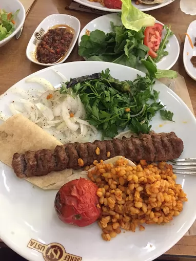 Şeref Usta Kebap Salonu İzmir Karabağlar