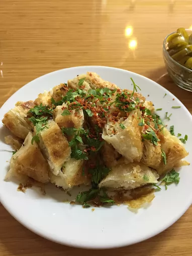 Candaroğulları pide ve börek salonu Burdur Merkez