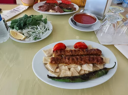 Şehir Kebap Salonu Rüstünün Yeri Aydın Efeler