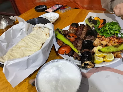 Mahmut Ustanın Yeri - Kebap Salonu Şanlıurfa Haliliye