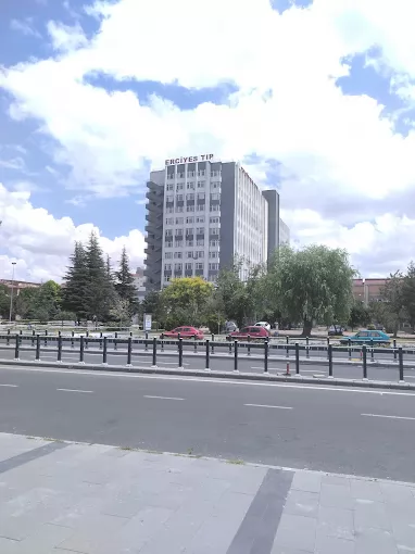 Erciyes Üniversitesi Tıp Fakültesi Gevher Nesibe Hastanesi Kayseri Melikgazi