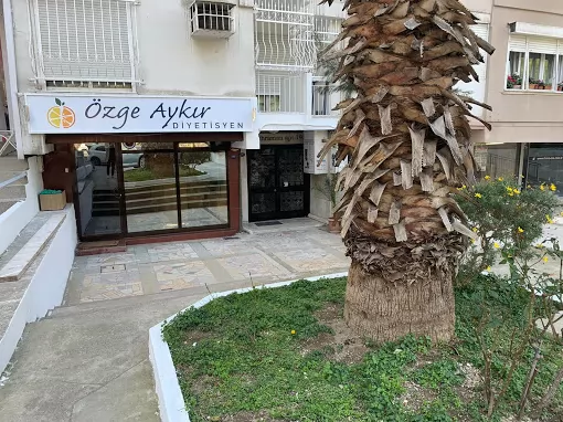 Diyetisyen Özge Aykır İzmir Konak