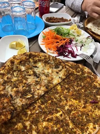 4 KARDEŞLER PİDE & LAHMACUN SALONU Erzincan Merkez