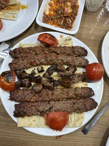 İKİNİSAN DÖNER IZGARA & KÖFTE Van İpekyolu