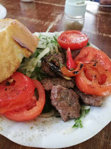 Meşhur Muğla Köftecisi Zafer'in Yeri Muğla Meşhur Muğla Köftecisi Zafer'in Yeri Muğla