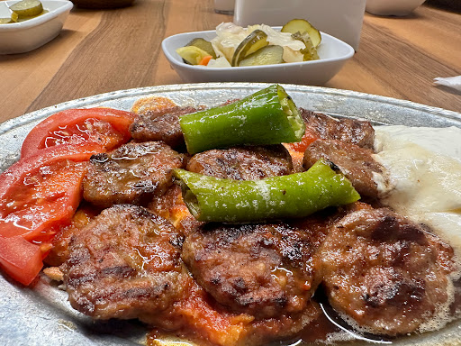 Yeşil Pideli Köfte - Mahir Usta Bursa Yeşil Pideli Köfte - Mahir Usta Bursa